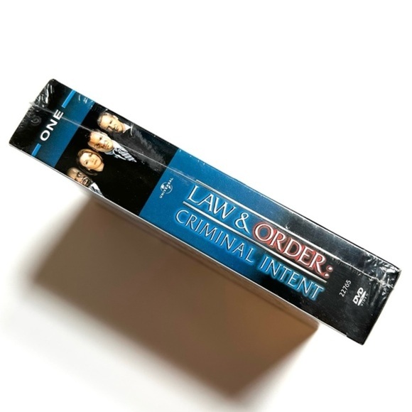 New LAW & ORDER CRIMINAL INTENT Season 1 DVD - Picture 8 of 9